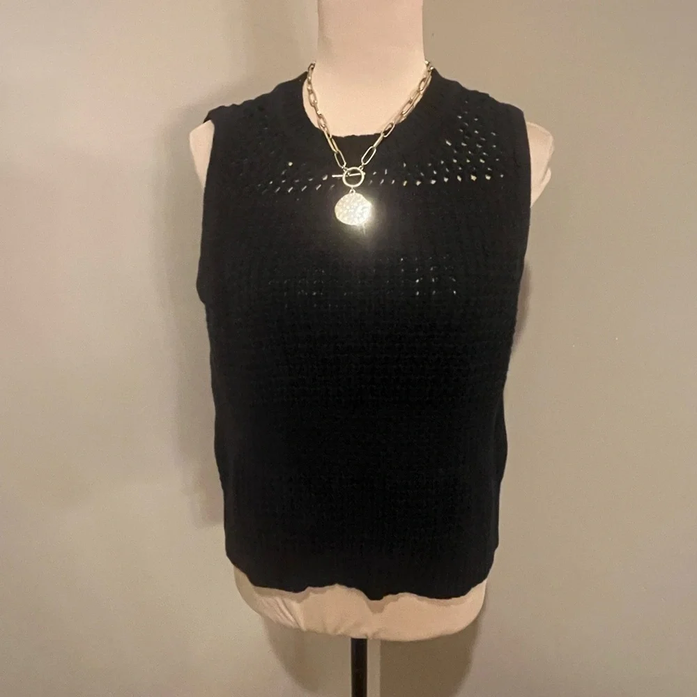 Universal Thread Midnight Black Sleeveless Top, Medium